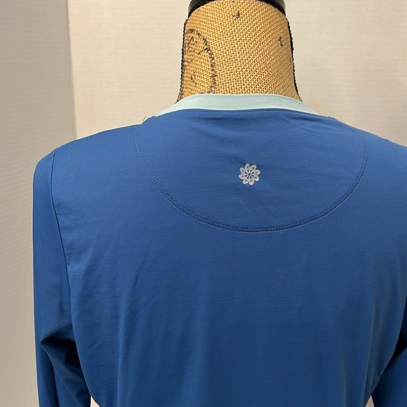 TITLE NINE LONG  SLEEVE PERFORMANCE TOP MEDIUM - Picture 5 of 12